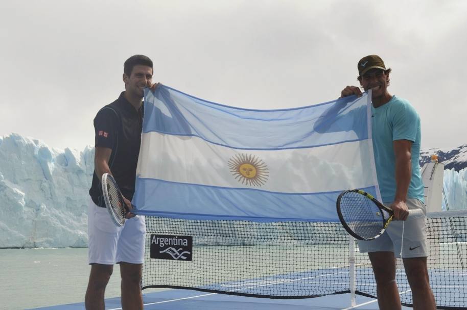 Perito Moreno, Argentina. Rafael Nadal e Novak Djokovic proseguono il loro tour in Sudamerica e fanno tappa in un posto davvero speciale. Reuters